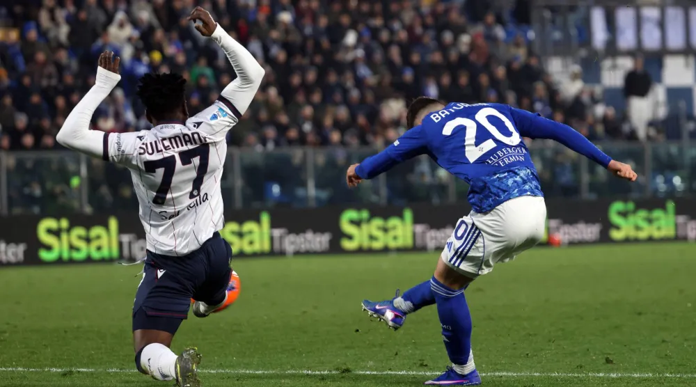 كومو أفلت من هزيمة محققة أمام ضيفه بولونيا (إ.ب.أ)