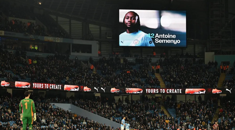 احتفالية ملعب «الاتحاد» بهدف الوافد الجديد أنطوان سيمينو (رويترز)