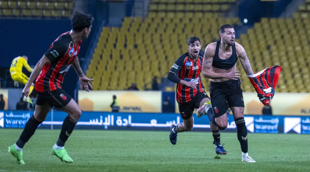 اقتنص الرياض هدفاً ثميناً في اللحظات الأخيرة من عمر المباراة (تصوير: سعد الدوسري) 