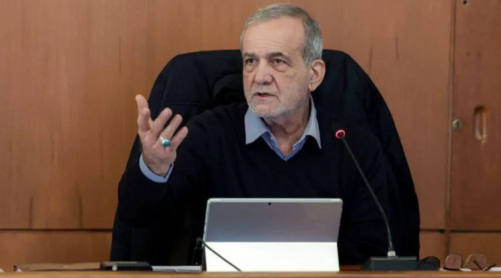 بزشيكان خلال اجتماع للحكومة (الرئاسة الإيرانية)