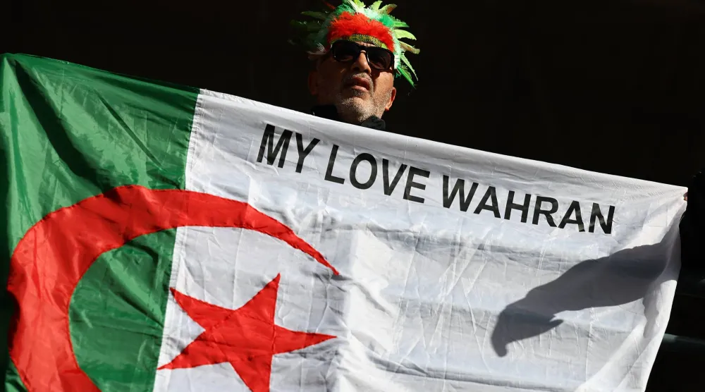 الصحف الجزائرية تنتقد الخروج من أمم أفريقيا (رويترز)