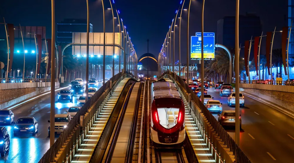قطار الرياض يتجول في العاصمة السعودية (الشرق الأوسط)