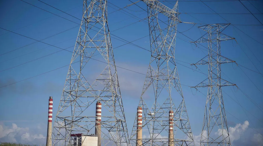 مصفاة «إل باليتو» في بويرتو كابيلو بولاية كارابوبو بفنزويلا (أ.ف.ب)