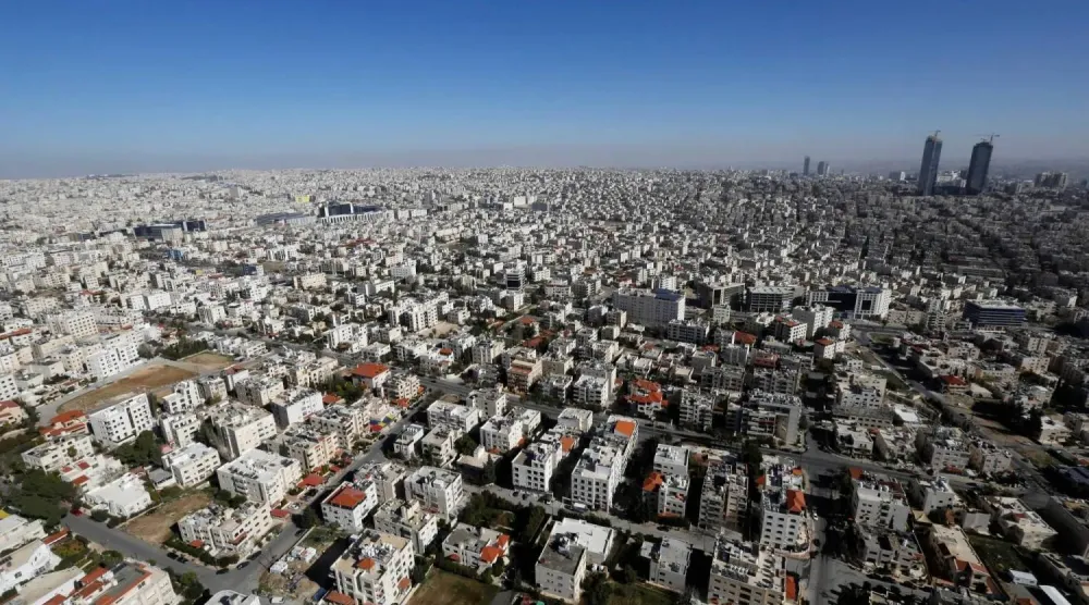 منظر عام لأفق مدينة عمّان (رويترز)