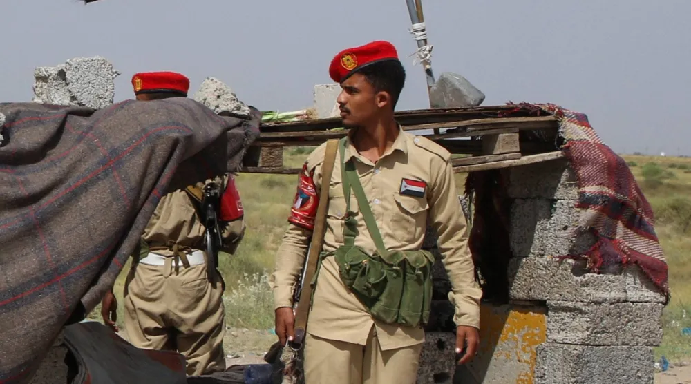 الحكومة اليمنية تتهم «الانتقالي» بارتكاب مئات الانتهاكات الموثقة في حضرموت والمهرة (رويترز)