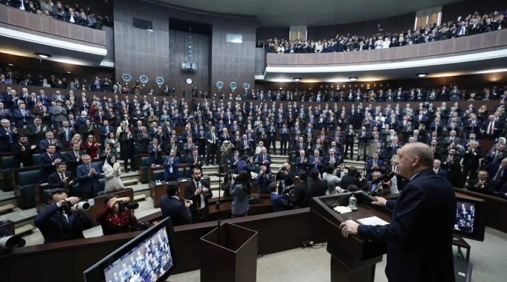 الرئيس التركي رجب طيب إردوغان متحدثاً خلال اجتماع المجموعة البرلمانية لحزب «العدالة والتنمية» الحاكم في 7 يناير (الرئاسة التركية)