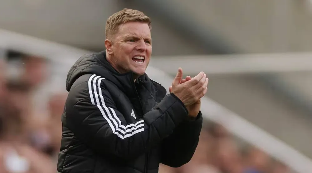 مدرب نيوكاسل يونايتد إيدي هاو (رويترز)