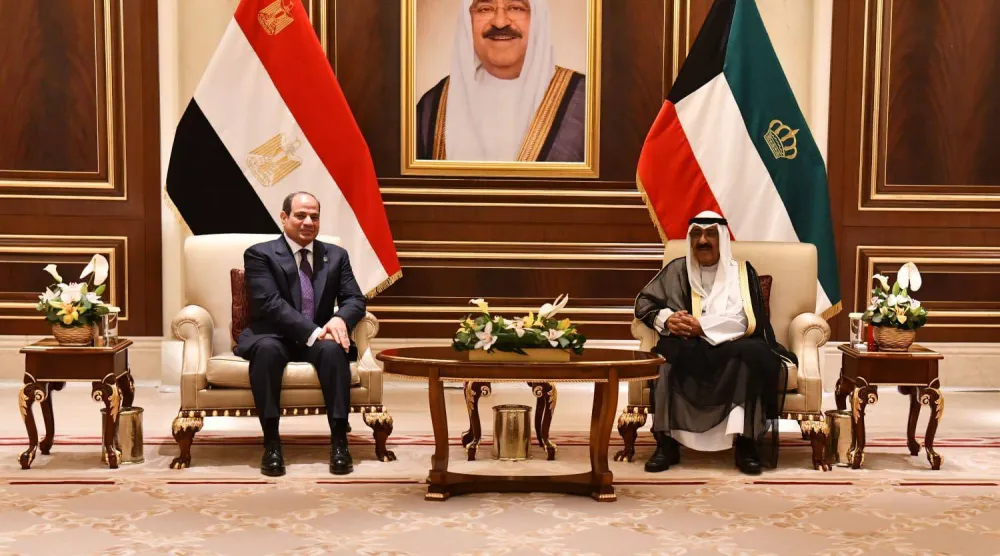 الرئيس المصري عبد الفتاح السيسي وأمير الكويت الشيخ مشعل الأحمد الصباح (الرئاسة المصرية)