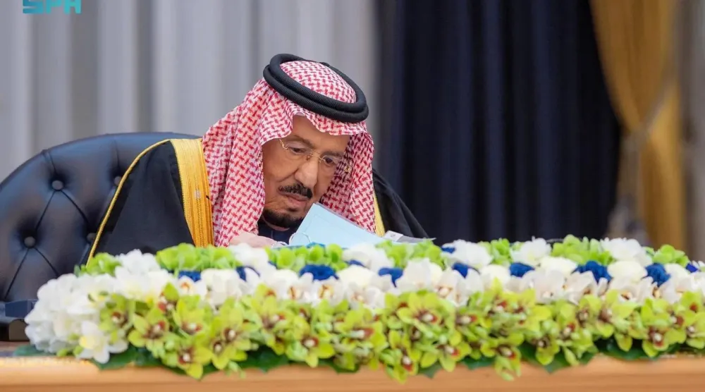 Custodian of the Two Holy Mosques King Salman bin Abdulaziz Al Saud chairs the Cabinet meeting in Riyadh. (SPA)