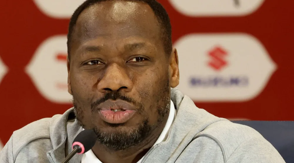 بابي ثياو مدرب السنغال (رويترز)