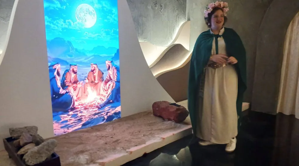 «هيا» تستلهم شخصية أليس في بلاد العجائب في حُلة عربية (الشرق الأوسط)