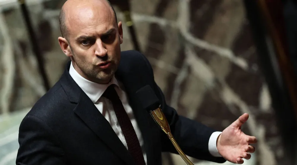 وزير الخارجية الفرنسي جان نويل بارو خلال جلسة أسئلة موجهة إلى الحكومة في الجمعية الوطنية بباريس 13 يناير 2026 (أ.ف.ب)