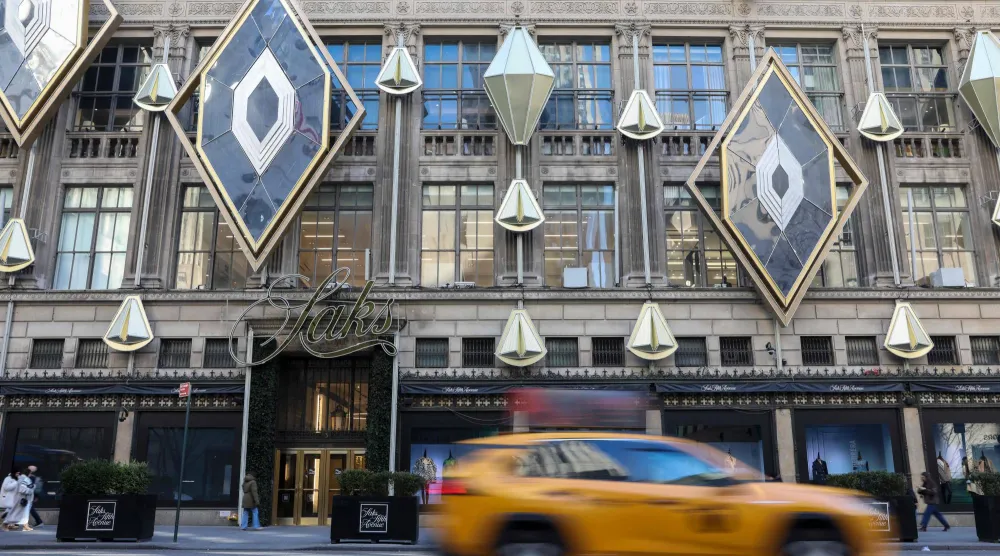 متجر «ساكس فيفث أفينيو» متعدد الأقسام في نيويورك (أ.ف.ب)