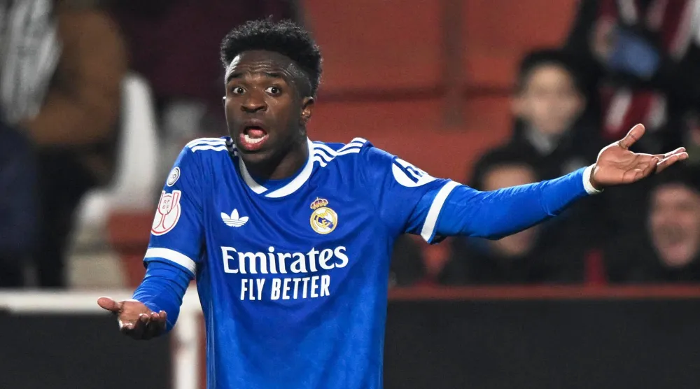 فينيسيوس تعرض لهتافات عنصرية في ملعب كارلوس بيلمونتي (رويترز)