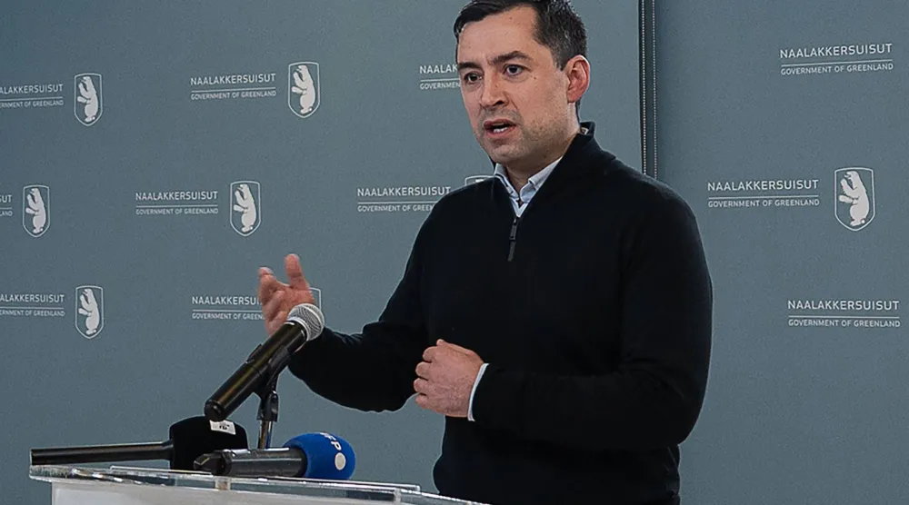 ميوتي إيغيدي  نائب رئيس وزراء غرينلاند خلال مؤتمر صحافي (ا.ف.ب)