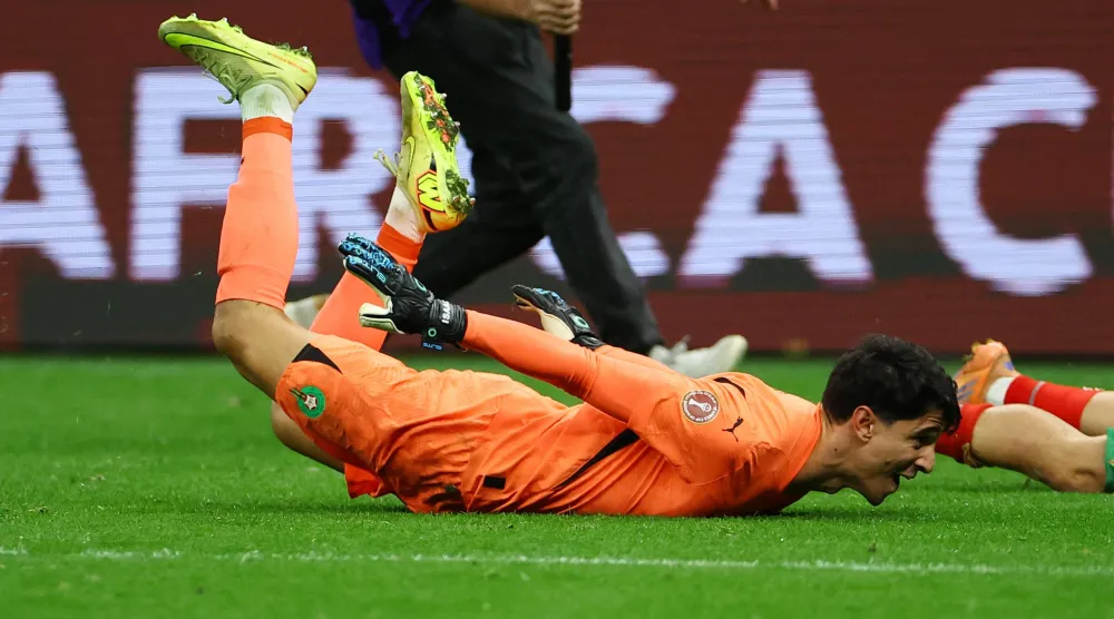 بونو وفرحة الانتصار (رويترز)