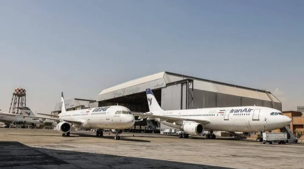 طائرتان تابعتان للخطوط الجوية الإيرانية في مطار الخميني الدولي جنوب طهران (أرشيفية - ميزان) 