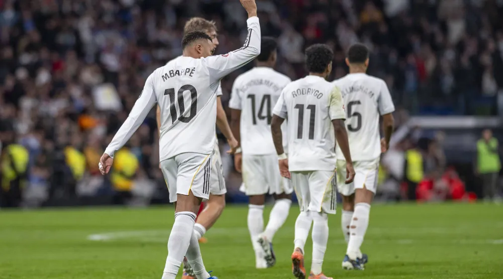 ريال مدريد خلال 72 ساعة فقط يمر بتحوّل درامي من الحلم إلى الانكسار (د.ب.أ)