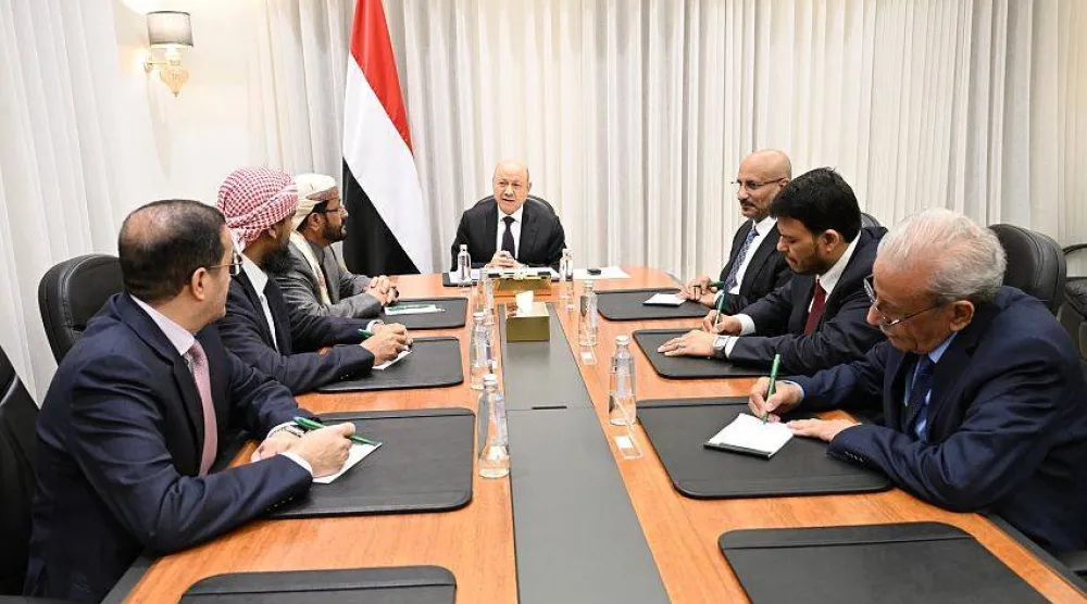 مجلس القيادة الرئاسي اليمني مجتمعاً في الرياض الخميس (سبأ)