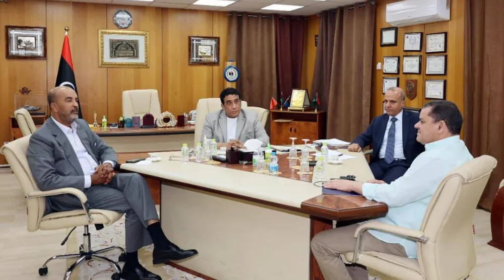 المنفي يتوسط اللافي والدبيبة (يمين) والكوني 21 سبتمبر الماضي (المجلس الرئاسي الليبي)