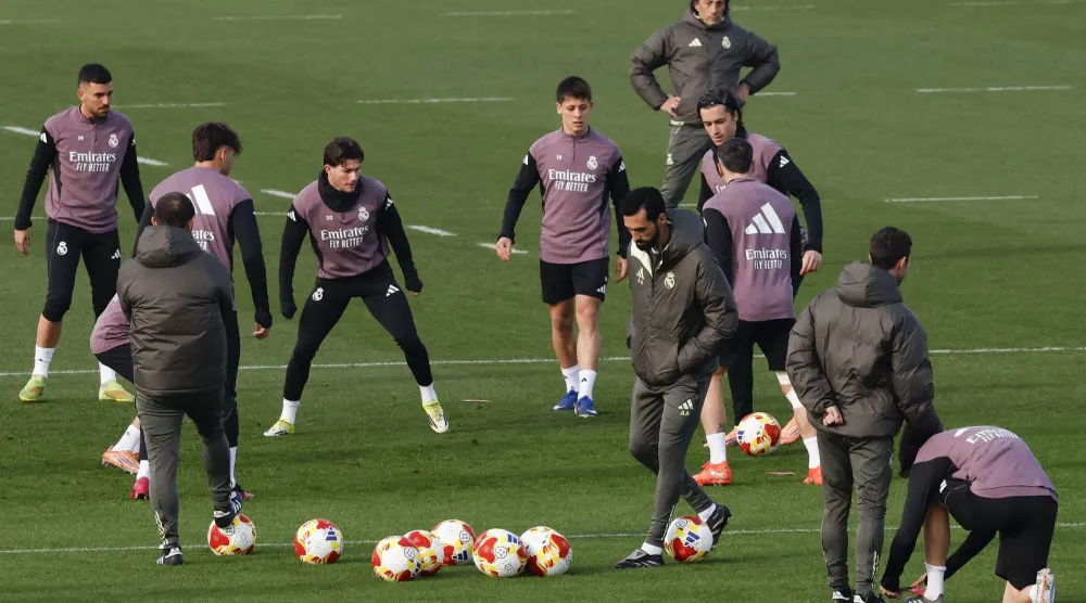 يتطلع ألفارو أربيلوا مدرب ريال مدريد الجديد للخروج من حالة النكسار التي يعيشها الفريق في الوقت الحالي