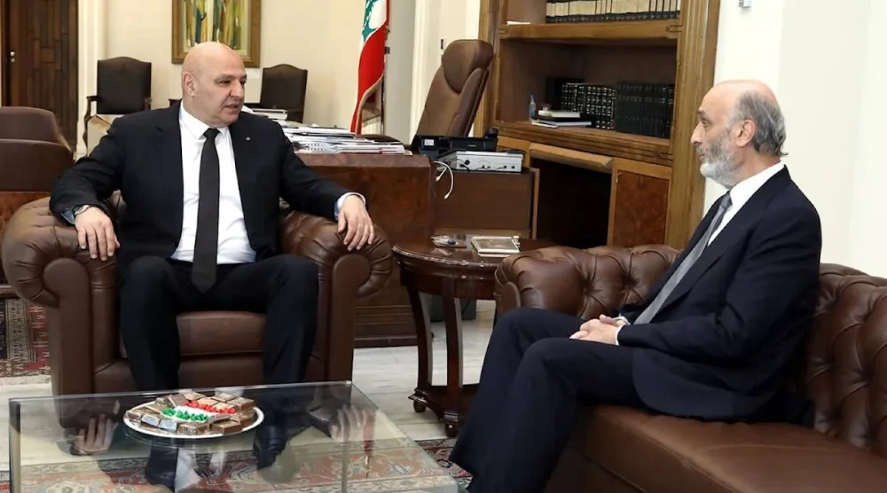 الرئيس اللبناني جوزيف عون يستقبل رئيس حزب «القوات اللبنانية» سمير جعجع في القصر الرئاسي يونيو 2025 (أرشيفية-الرئاسة اللبنانية)