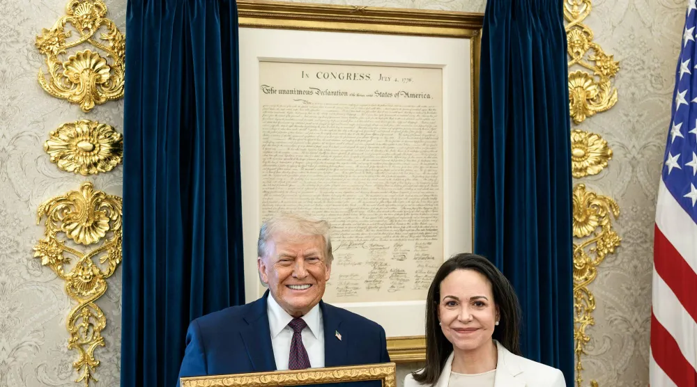 صورة نشرها البيت الأبيض على منصّة «إكس» عقب إهداء ماتشادو جائزة نوبل للسلام للرئيس ترمب