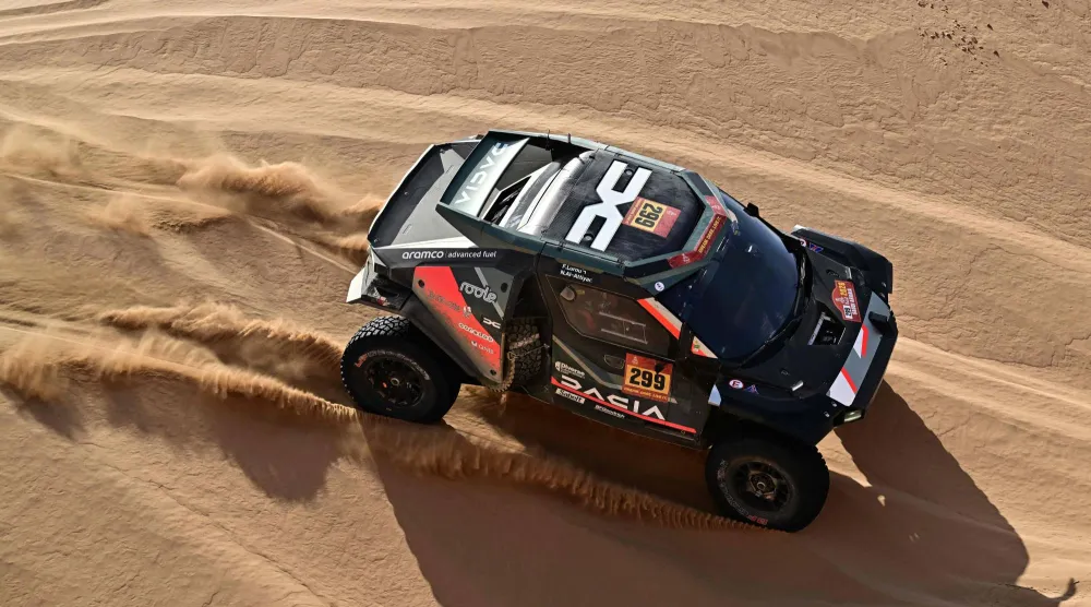 ناصر العطية خلال المرحلة من الحناكية إلى ينبع (أ.ف.ب)