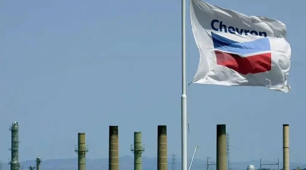 «شيفرون» تصدر حالياً نحو 50 في المائة فقط من إنتاجها من النفط في فنزويلا وتورد الباقي للحكومة الفنزويلية كرسوم امتياز وضرائب (إكس)