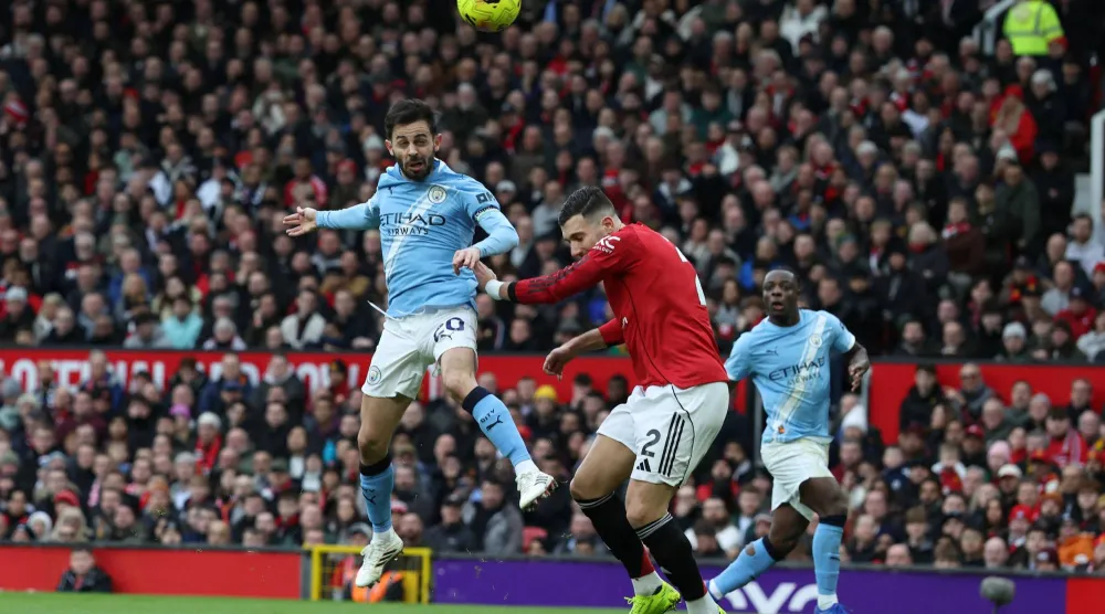 البرتغالي بيرناردو سيلفا لاعب مانشستر سيتي (أ.ف.ب)