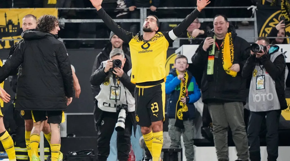 فرحة لاعبي بروسيا دورتموند (أ.ب)