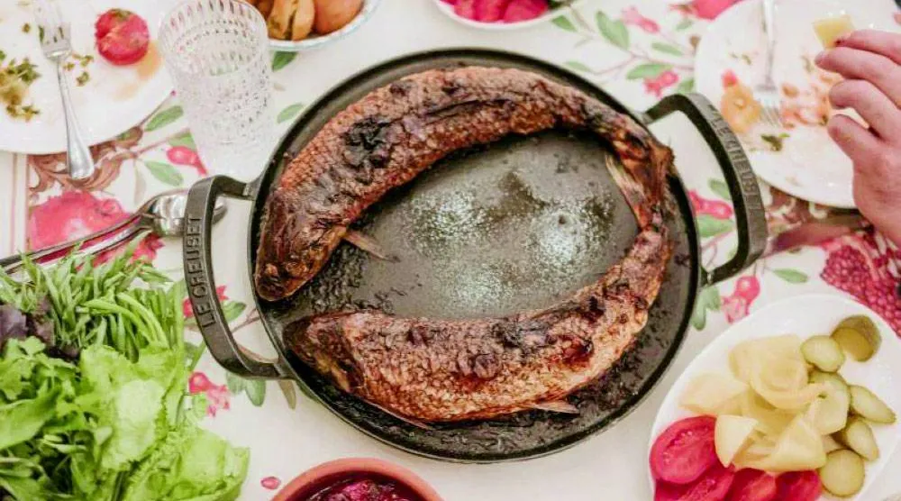 سمك على الطريقة الأذربيجانية (أفضل 50 مطعماً)