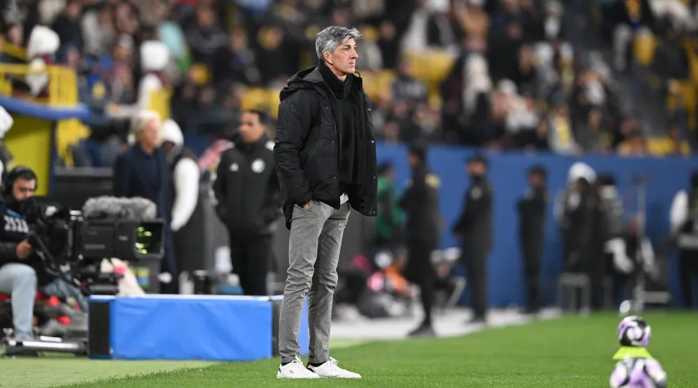 إيمانويل ألغواسيل مدرب الشباب (تصوير: عبد الرحمن السالم)