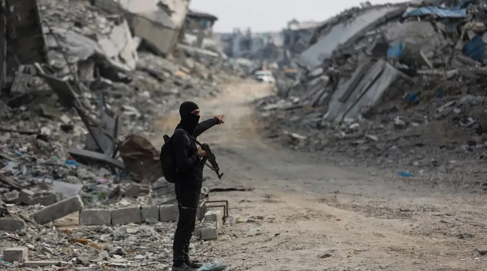 Gazze şehrindeki bir Hamas üyesi (AFP)