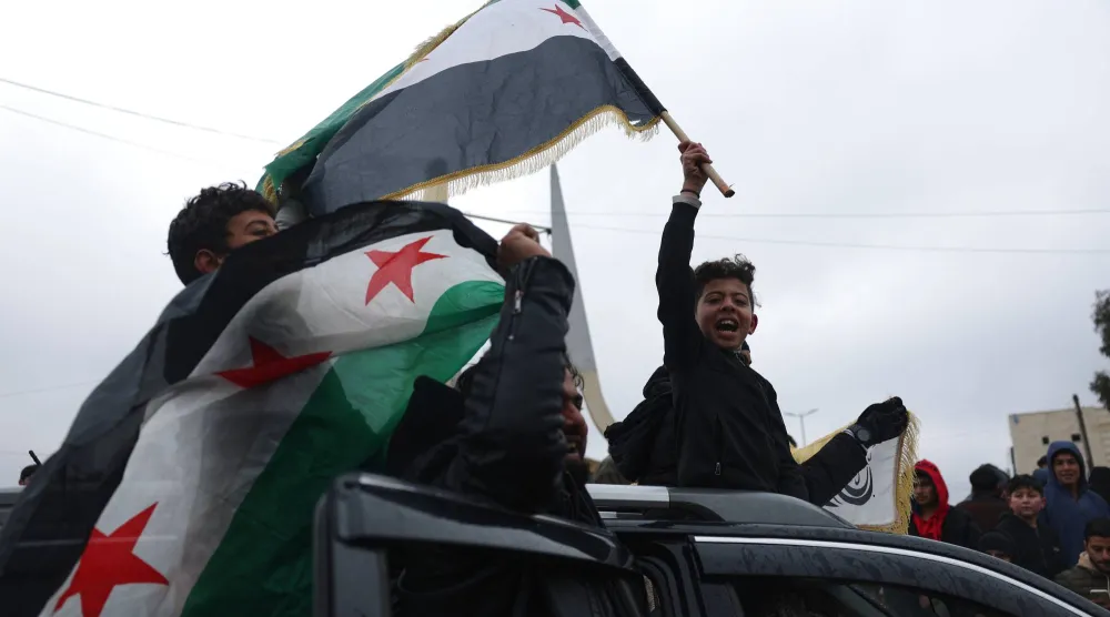 الرئيس السوري يعلن وقفاً كاملاً لإطلاق النار مع «قسد» (تغطية حية)