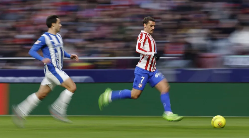 أتلتيكو مدريد هزم ألافيس بهدف (أ.ف.ب)