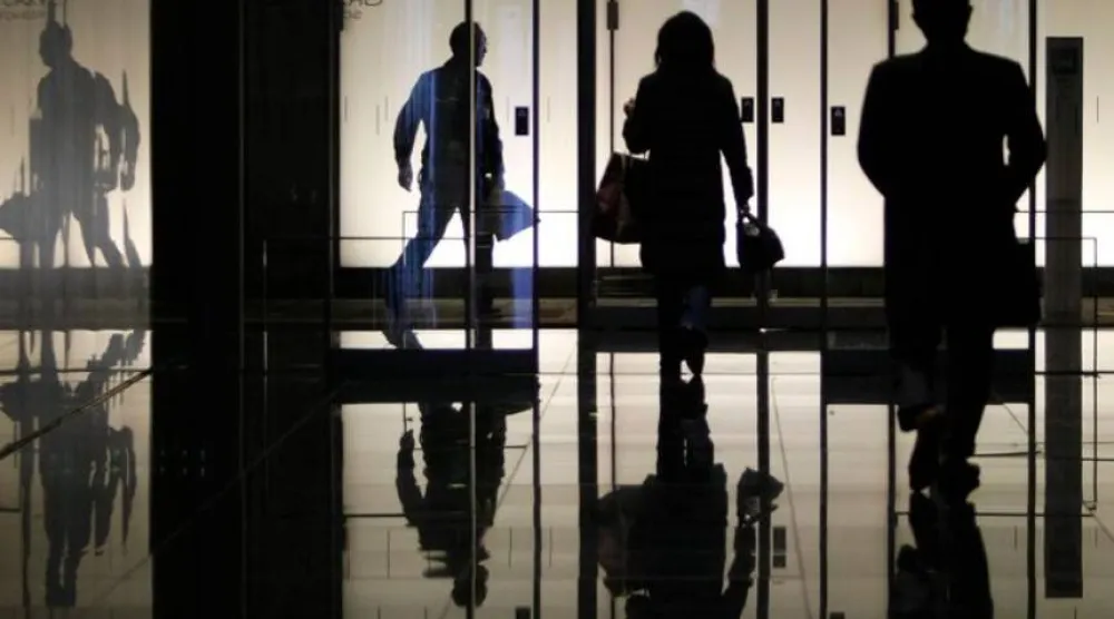 عدد كبير جداً من الموظفين عالقون في وظائف سامة (أرشيفية - رويترز)