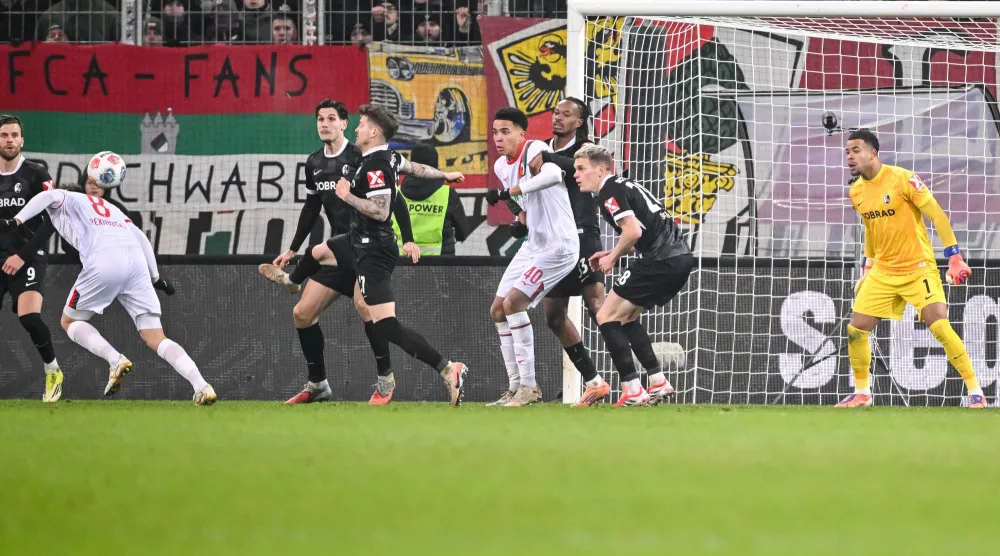 أوغسبورغ تعادل مع ضيفه فرايبورغ (د.ب.أ)