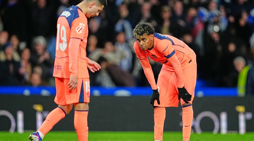 برشلونة يودع سلسلة الانتصارات وريال مدريد يقترب بفارق نقطة واحدة (أ.ب)