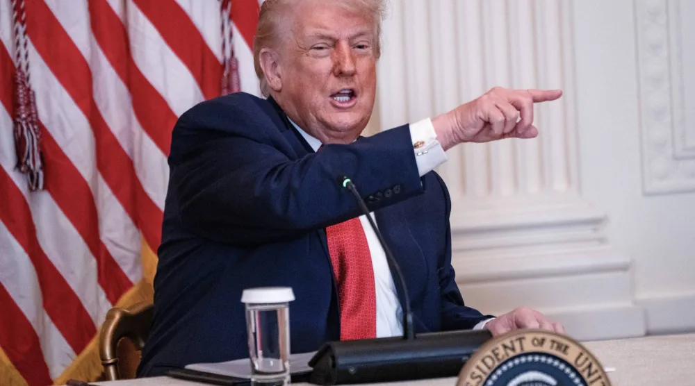 ترمب يحضر جلسة نقاش حول الاستثمارات في الصحة الريفية في البيت الأبيض (د.ب.أ)