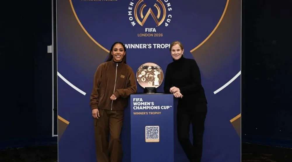 جرى عرض الكأس للمرة الأولى أمام تلاميذ إحدى المدارس (فيفا)