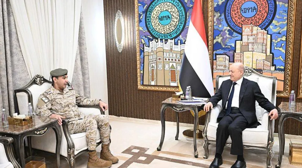 العليمي استقبل في الرياض قائد «القوات المشتركة لدعم الشرعية» الفريق فهد السلمان (سبأ)