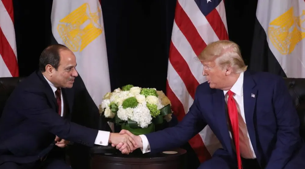 الرئيسان الأميركي دونالد ترمب والمصري عبد الفتاح السيسي (رويترز)