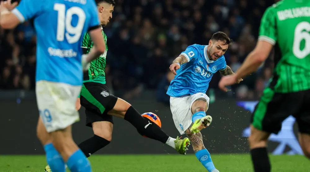 ماتيو بوليتانو أحدث المصابين في صفوف نابولي (أ.ب) 