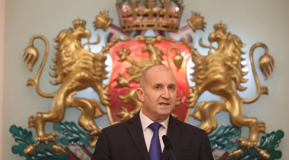 الرئيس البلغاري رومين راديف يعلن استقالته من منصبه... صوفيا 19 يناير 2026 (أ.ب)