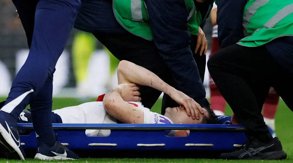 بن ديفيز لاعب توتنهام (رويترز)