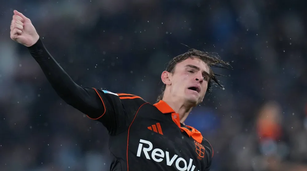 نيكو باز تألق وقاد كومو لفوز كبير على لاتسيو (أ.ب)