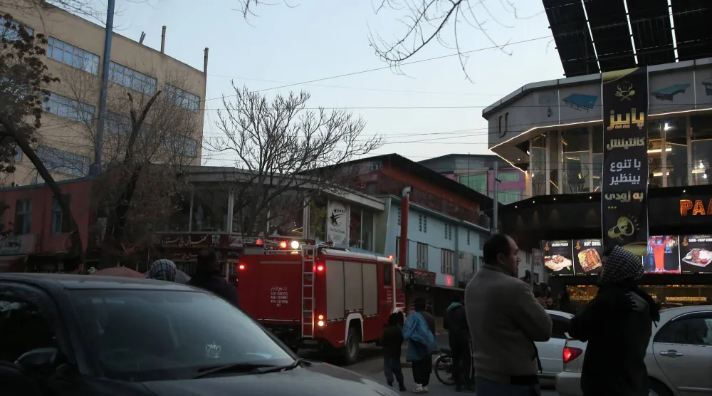 المطعم الصيني الذي وقع فيه الانفجار بكابل (إ.ب.أ)