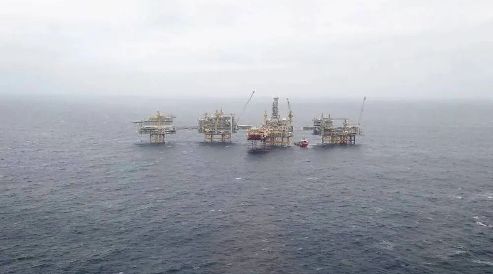 منصات حقول نفط في بحر الشمال بالنرويج التي تعدّ أكبر مورد للغاز الطبيعي في أوروبا ومنتجاً رئيسياً للنفط (رويترز)