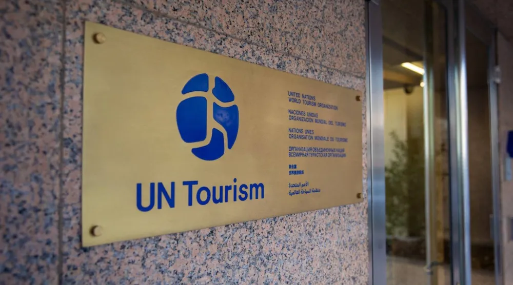 شعار منظمة الأمم المتحدة للسياحة (المنظمة)